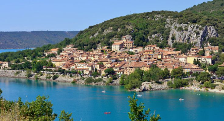 Bauduen village